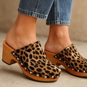 Martha Stewart x Aerosoles Dorian Leopard Print Mules with Wooden Heel Size 9.5